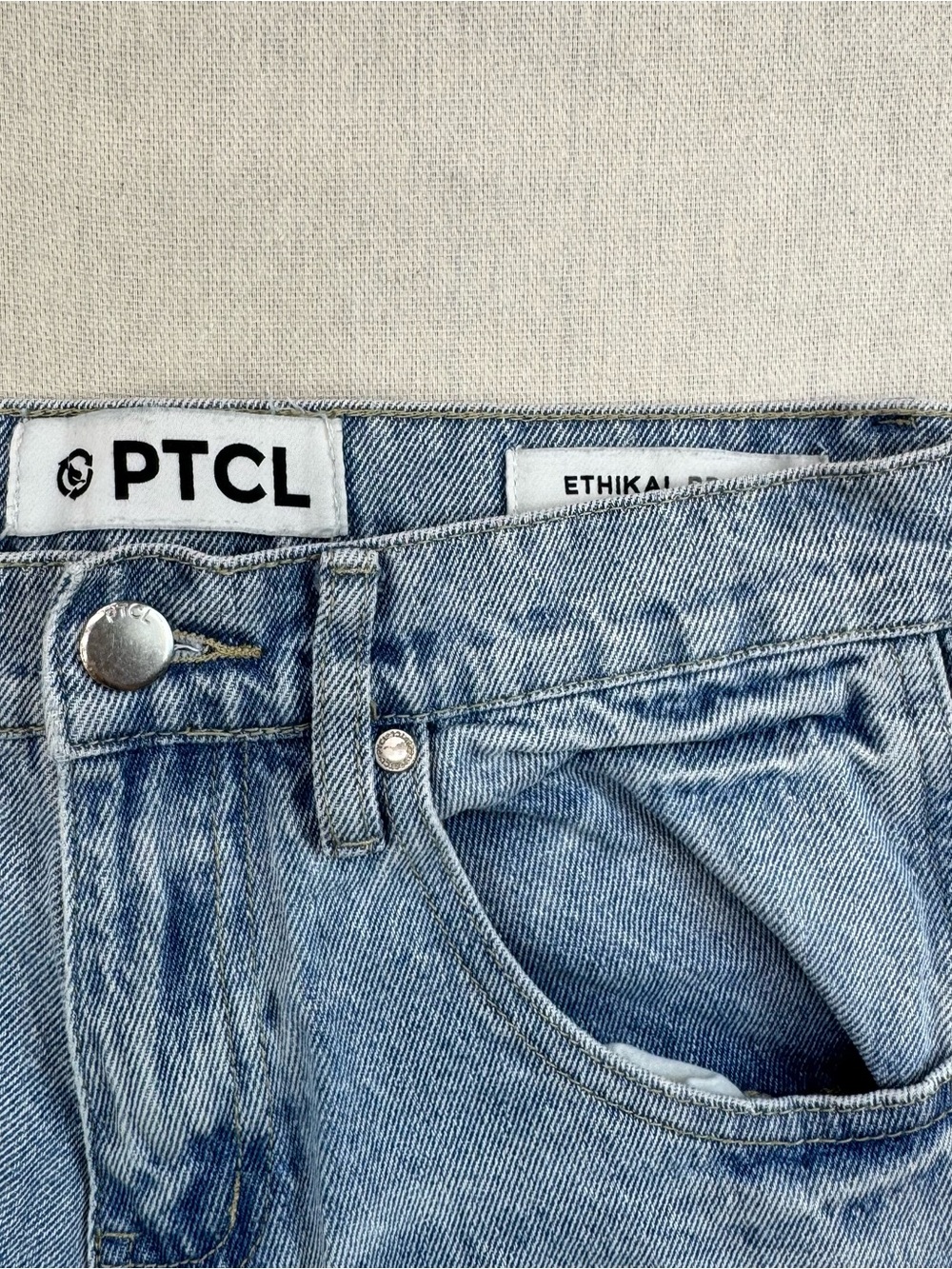 PTCL Ethical Brand Low Loose Balloon Barrel Leg Jeans Women’s Sz 25 Light Wash - Picture 6 of 15